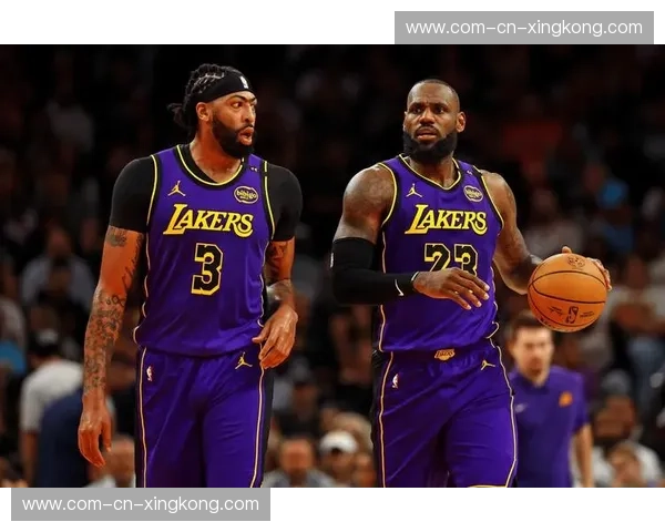 詹姆斯再创最老三双纪录 41岁高龄仍是湖人攻坚核心